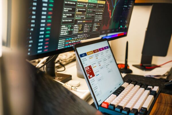 belajar-forex-untuk-pemula-dengan-laptop